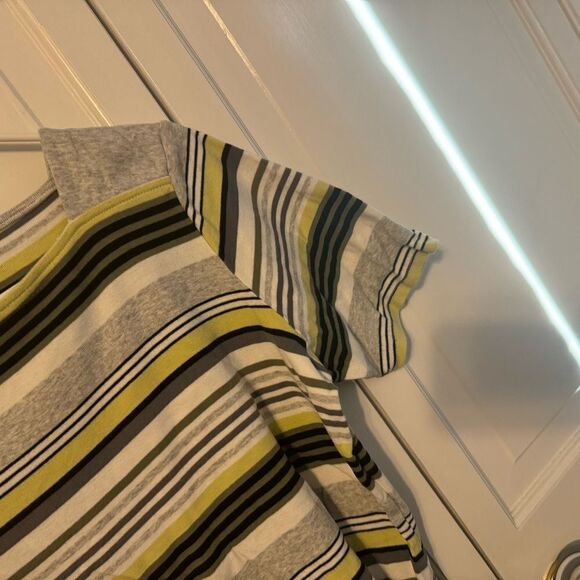 Square Neck Suoer fab shirt sleeve shirt. Great for work or casual. Like new. XL - Picture 4 of 9